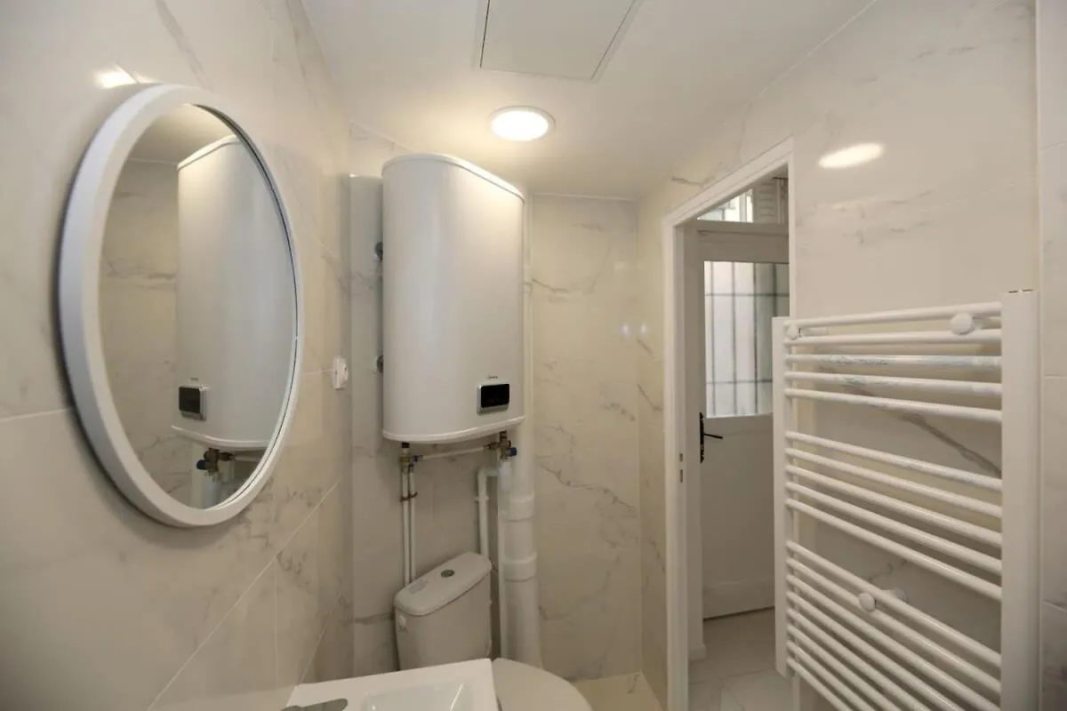 Appartement Cosy Et Bien Situe Paris 20 - 2P Apartment